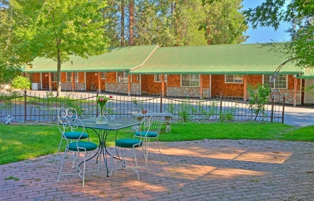 Strawberry Valley Inn 38/38