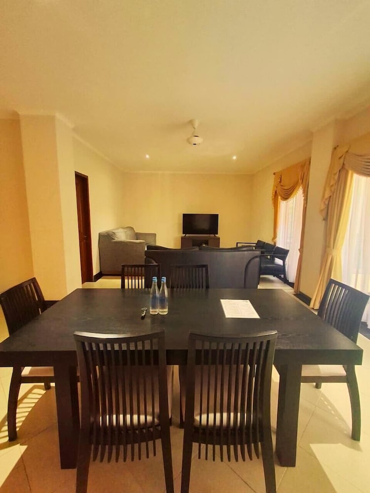 KUTA TOWNHOUSE APARTMENTS 41/47