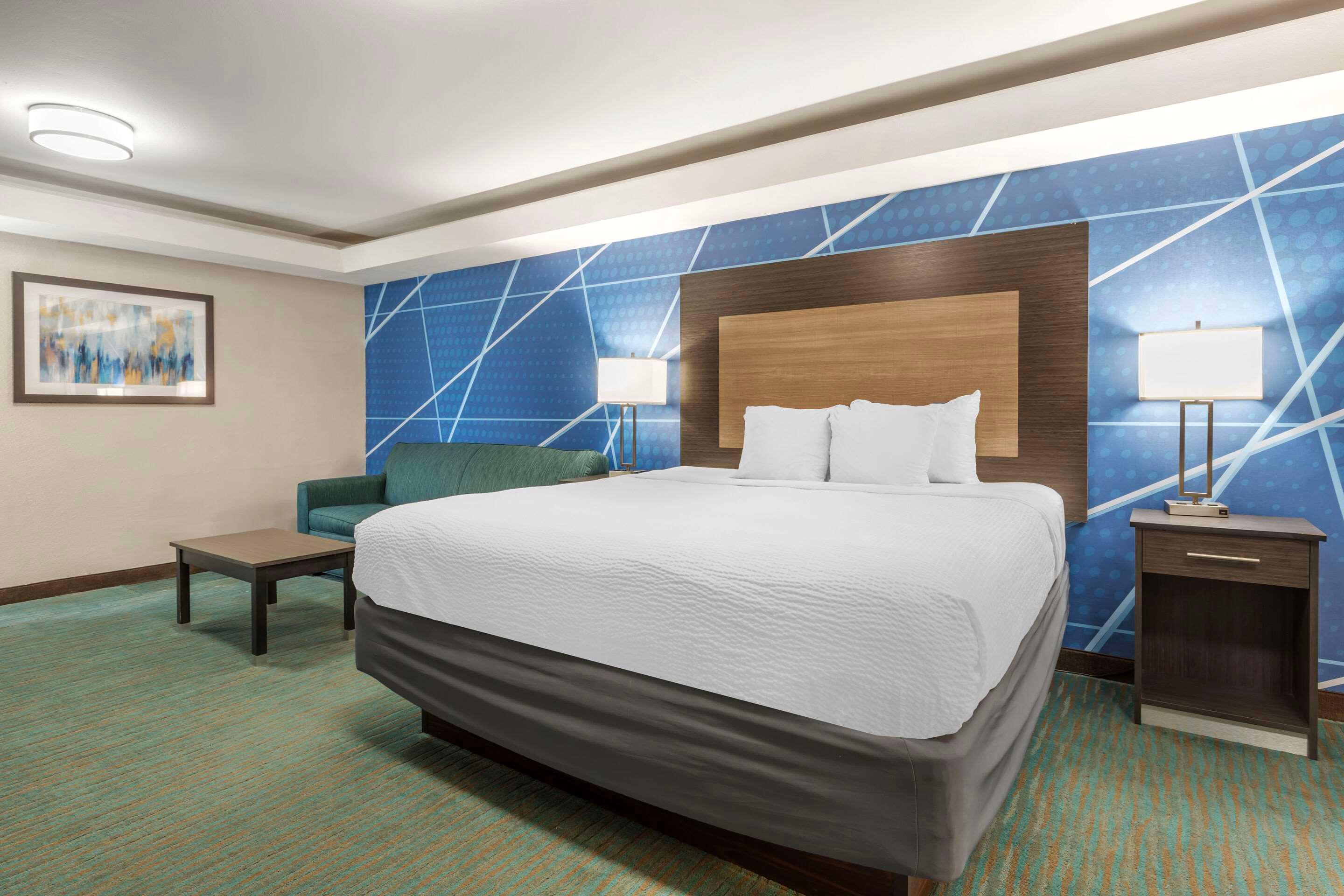 ROOM, KING BED