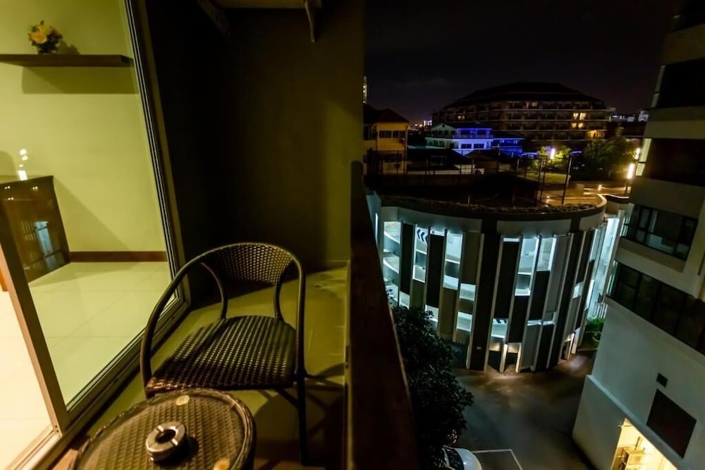Honey Boutique Hotel 10/31