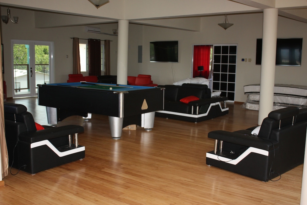 Negril Sky Blue Resorts 35/50