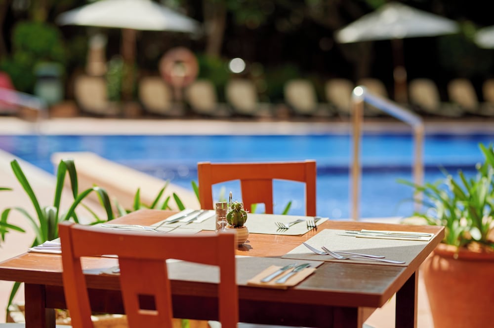 Hotel ROC Oberoy Adults Only +16 51/64