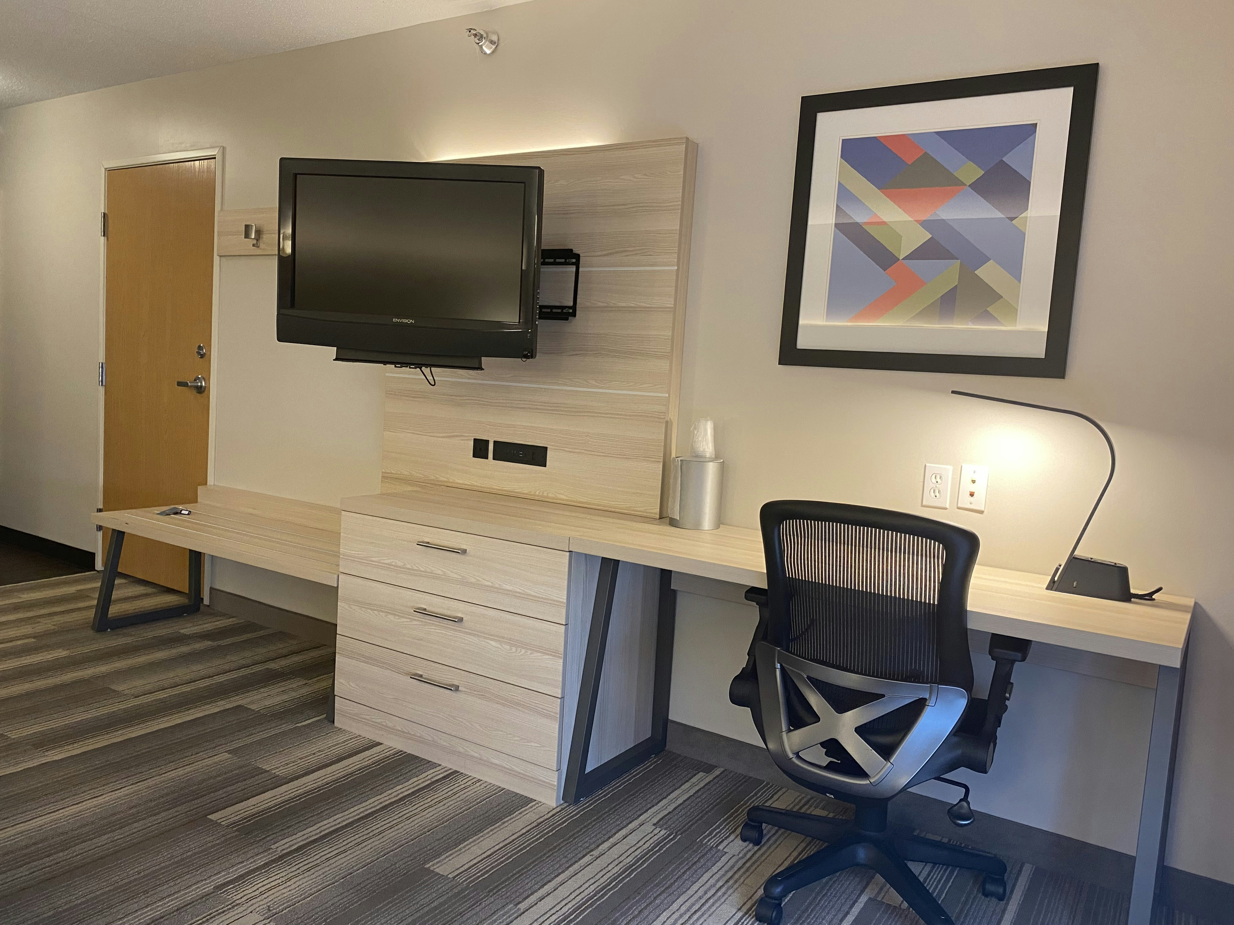 Holiday Inn Express Hotel Suites Logansport 68/70