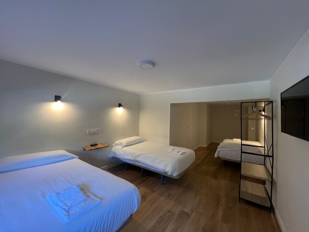 Mindanao Hostal 10/30