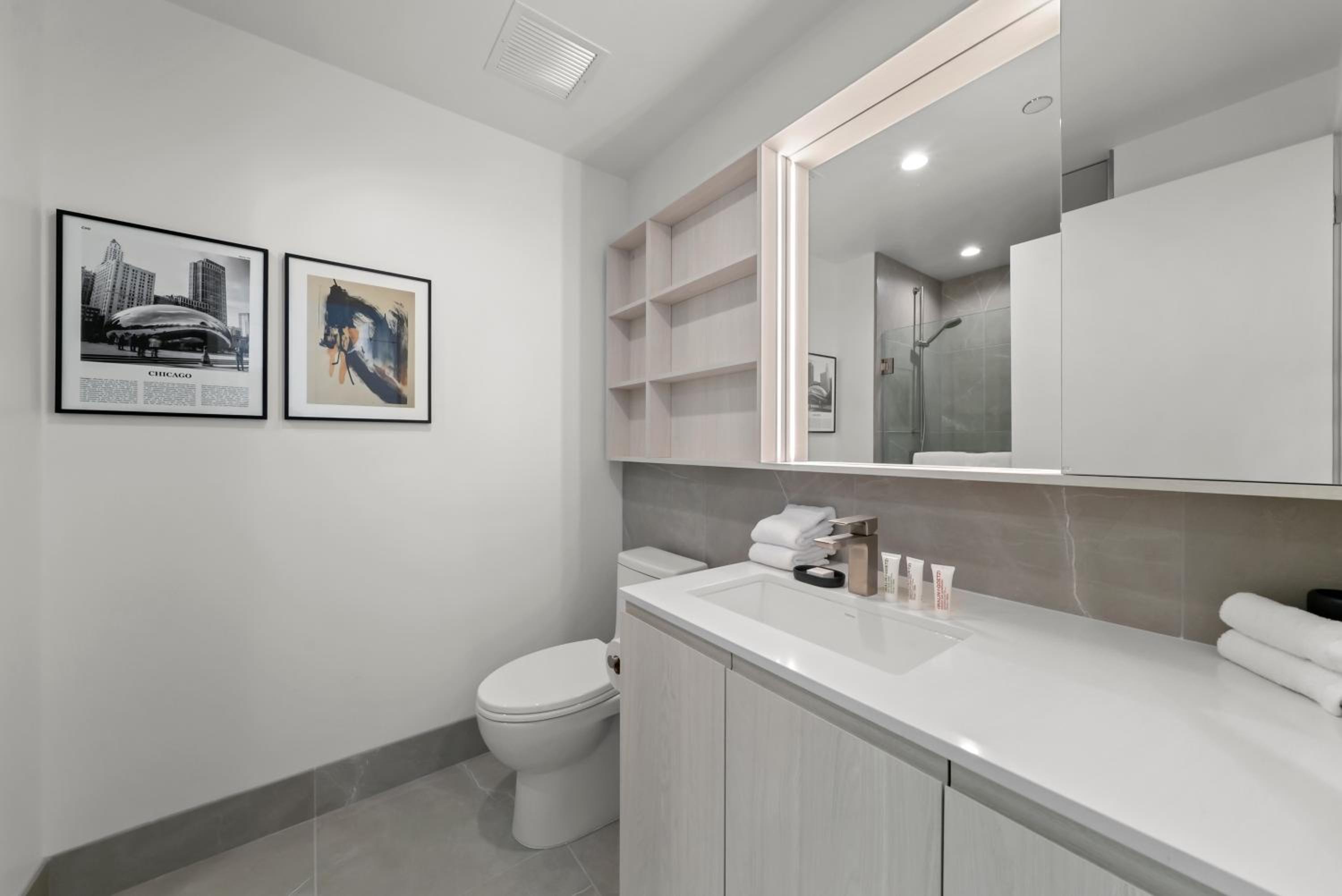 Studio, Suite, Level Chicago Fulton Market 5/5
