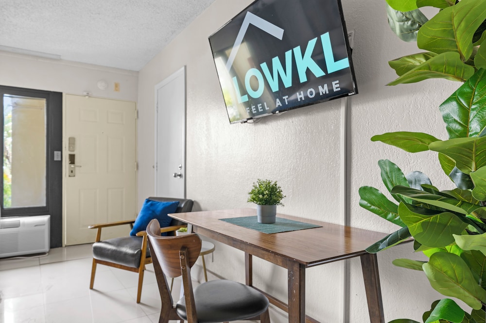 Boca Plaza by Lowkl 5/50