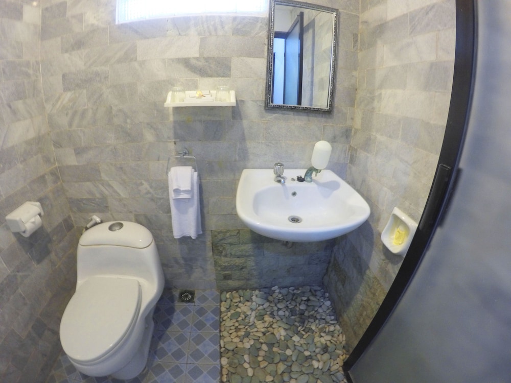 MAMO HOTEL ULUWATU 33/34