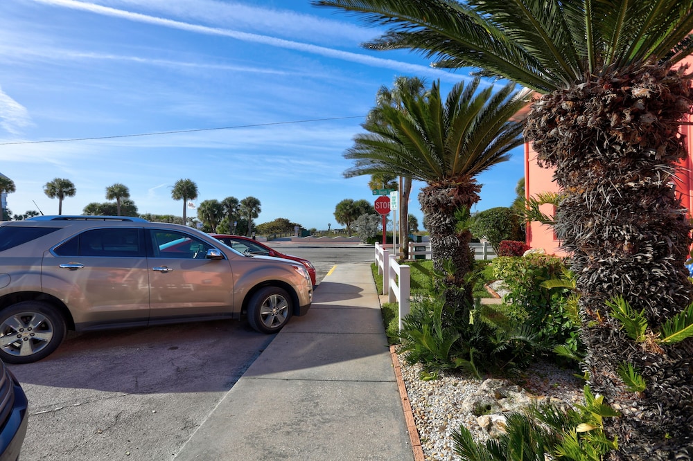Gulf Winds Resort 41/50