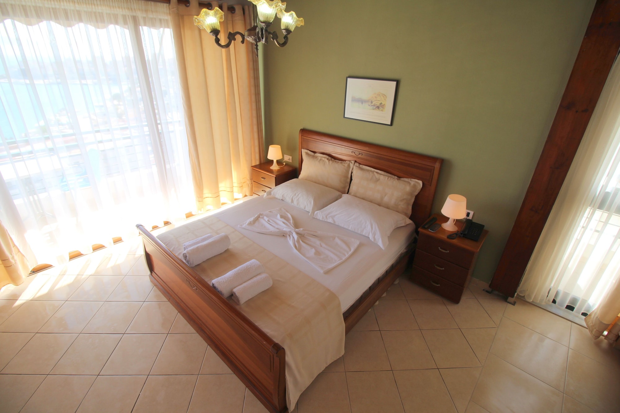Comfort, Quadruple, 1 Queen and 1 Single Bed, Sofa