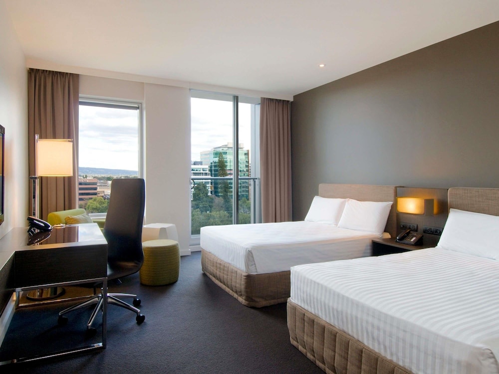 PREMIUM, DELUXE, 2 DOUBLE BEDS, PARK VIEW, BALCONY