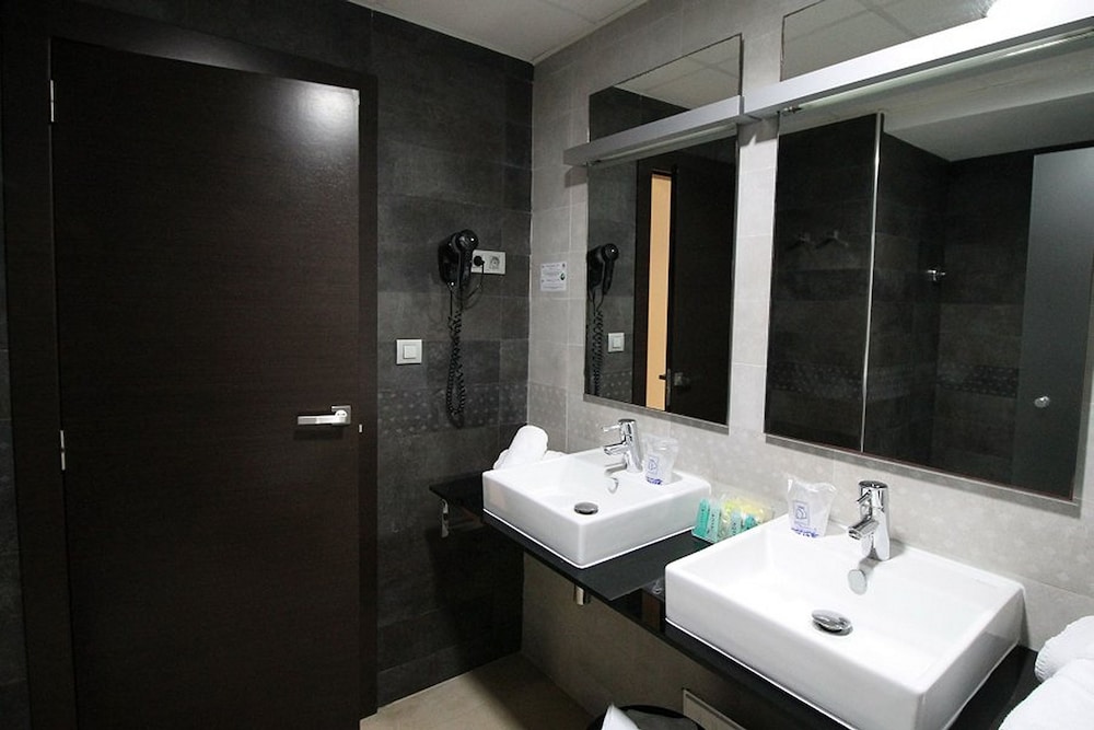 Villa del Mar Hotel 30/33