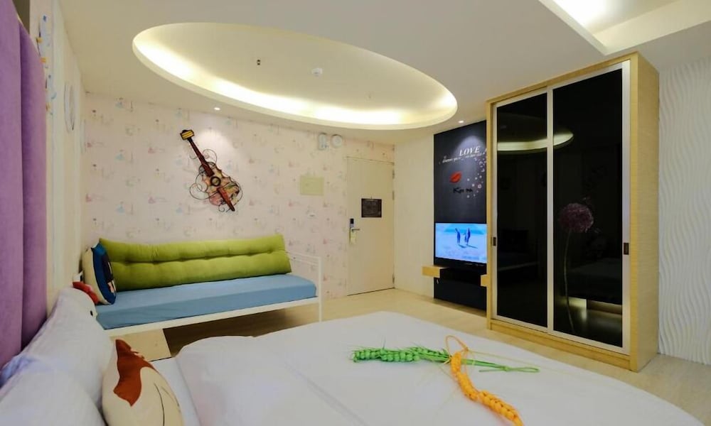 85 Asia Hotel 56/69
