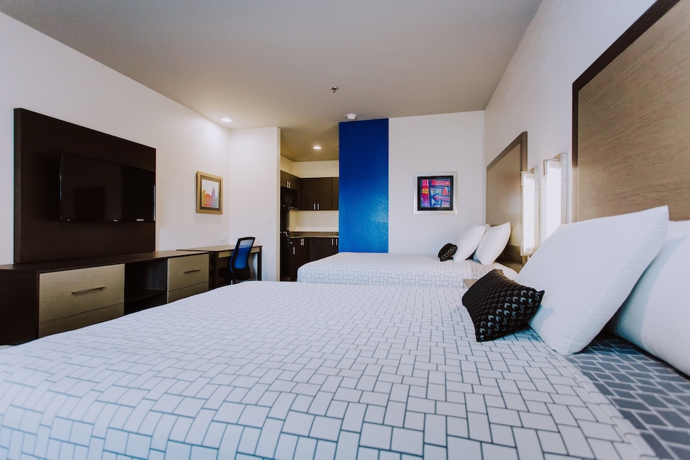 BASIC, 2 QUEEN BEDS