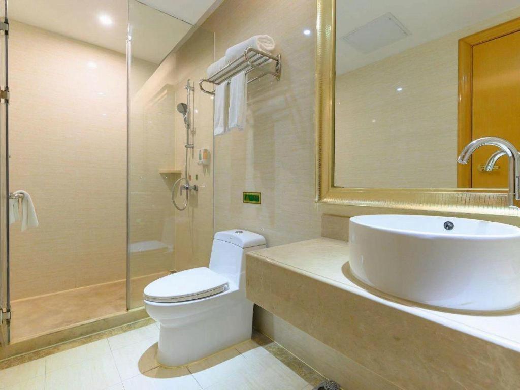 Vienna Hotel (Guangzhou Airport Road Huangshi) 56/60