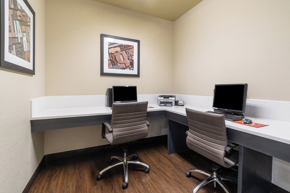 Candlewood Suites 37/48