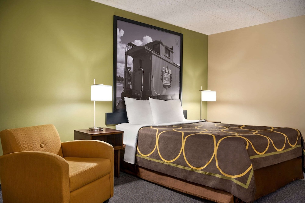 Super 8 By Wyndham Hearst On 20/48