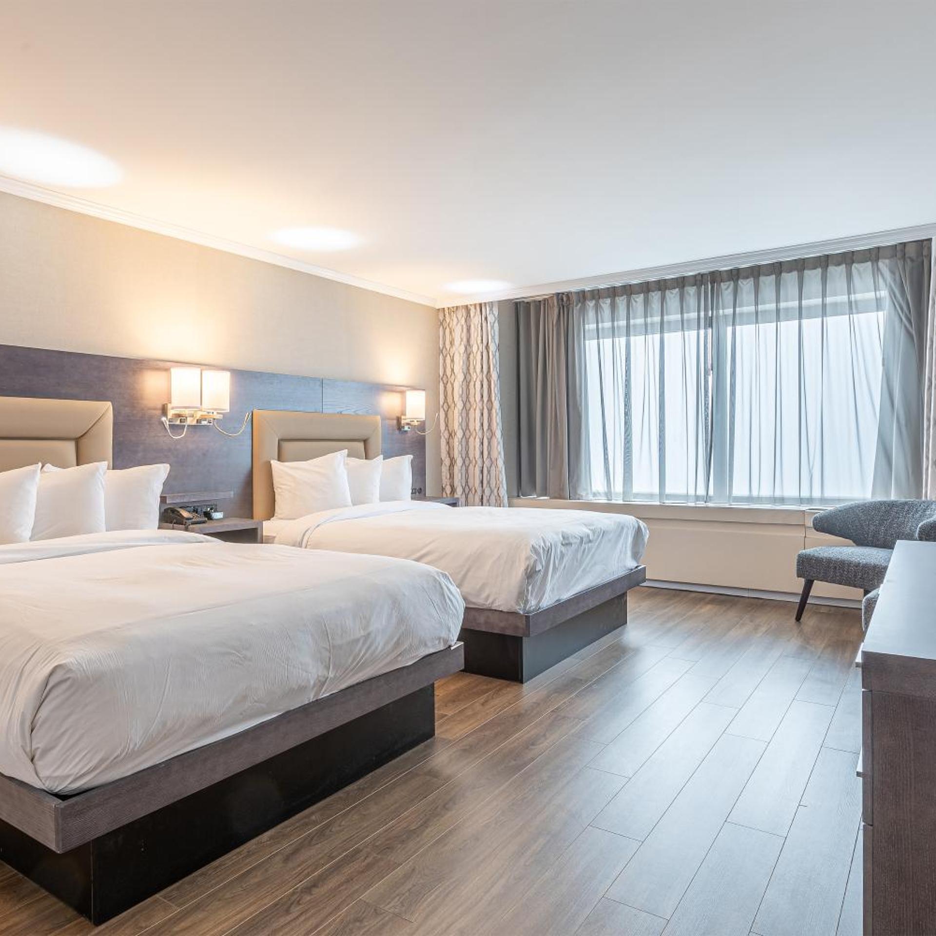 Room, King Bed, 2 Queen Beds