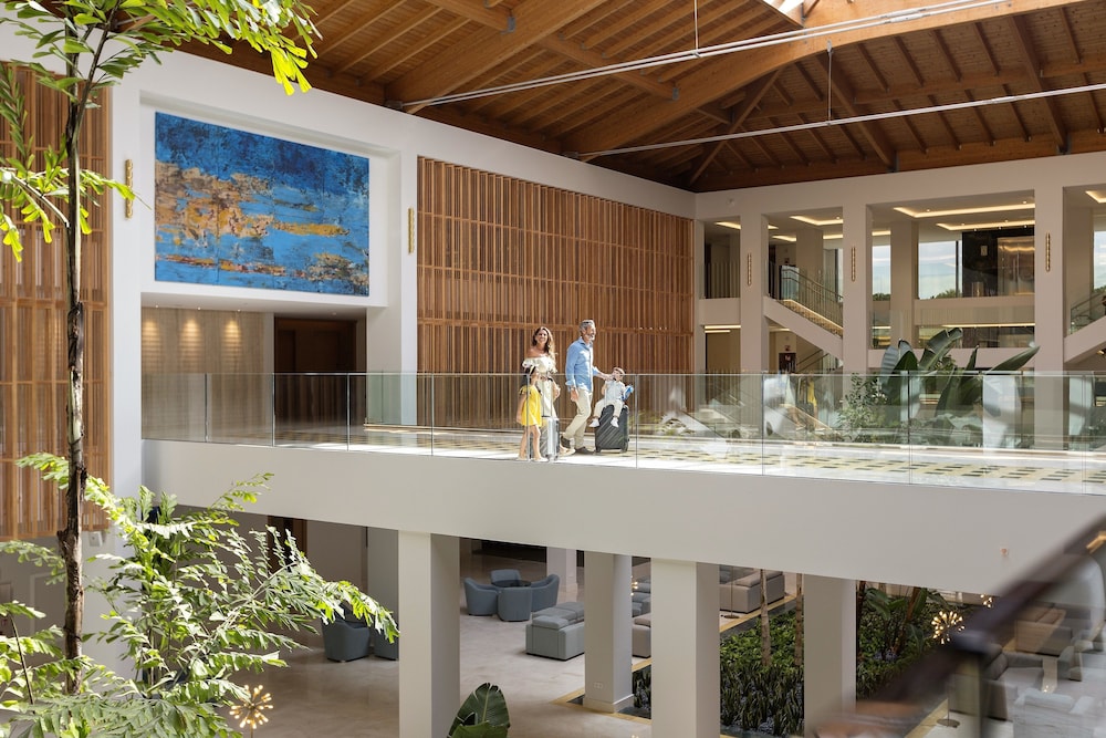 Hipotels Barrosa Park in CHICLANA