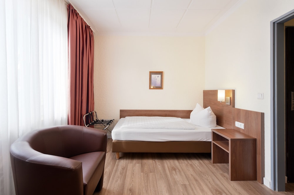 Hotel Schumacher Dusseldorf 27/66