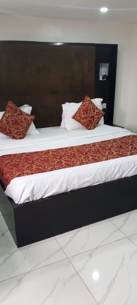 Belfem International Suites 10/31