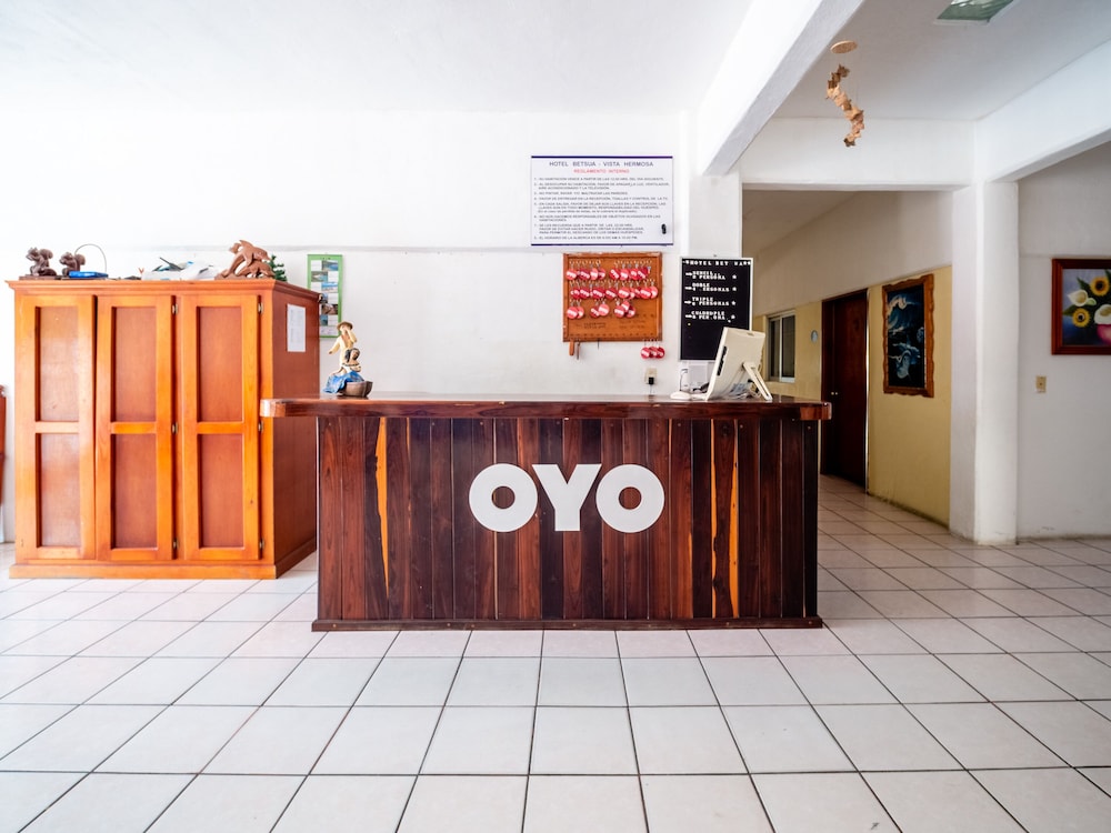 OYO ホテル ベツア ビスタ エルモサ ワトゥルコ 写真2