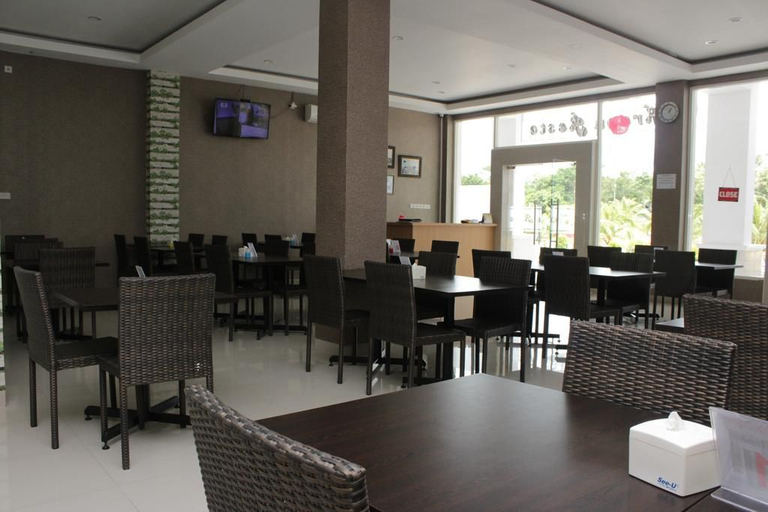 Naka Hotel Kupang 7/11