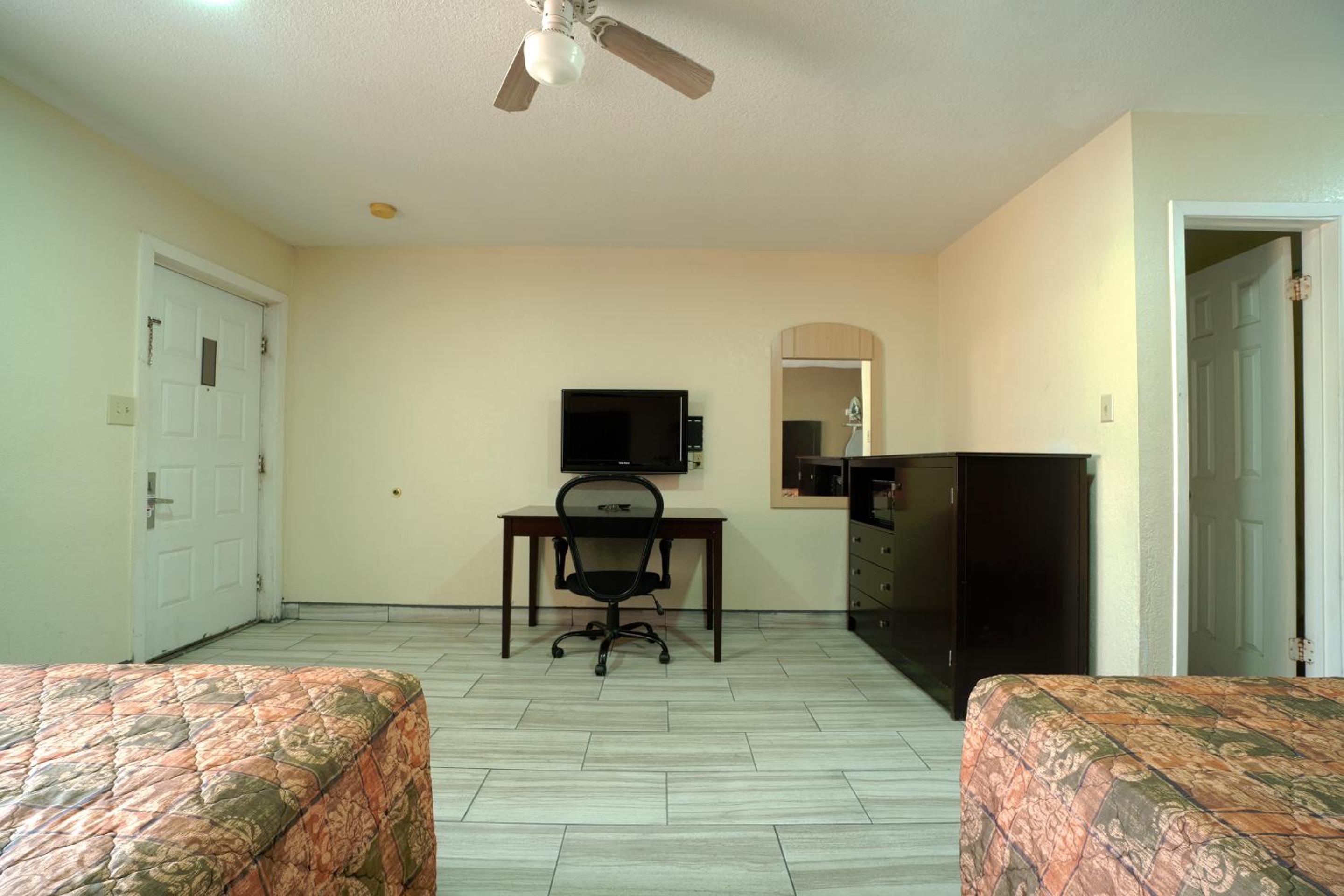 Executive Inn and Suites 30/50