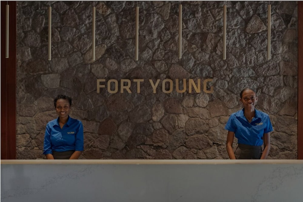 Fort Young Hotel 18/76
