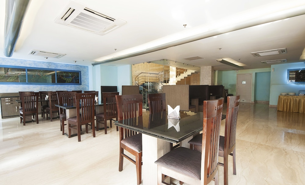 Mayur Hotel 38/49
