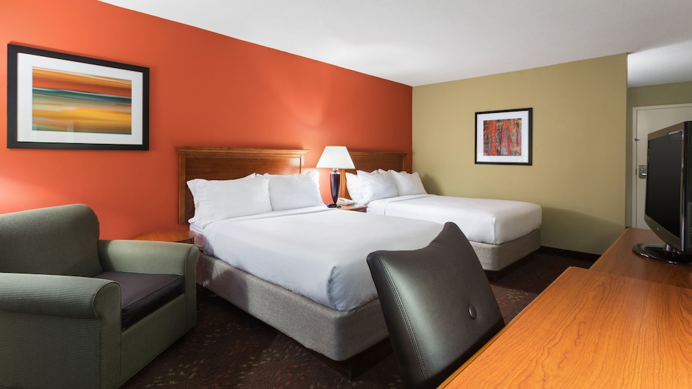 Holiday Inn Cincinnati-Riverfront 13/58
