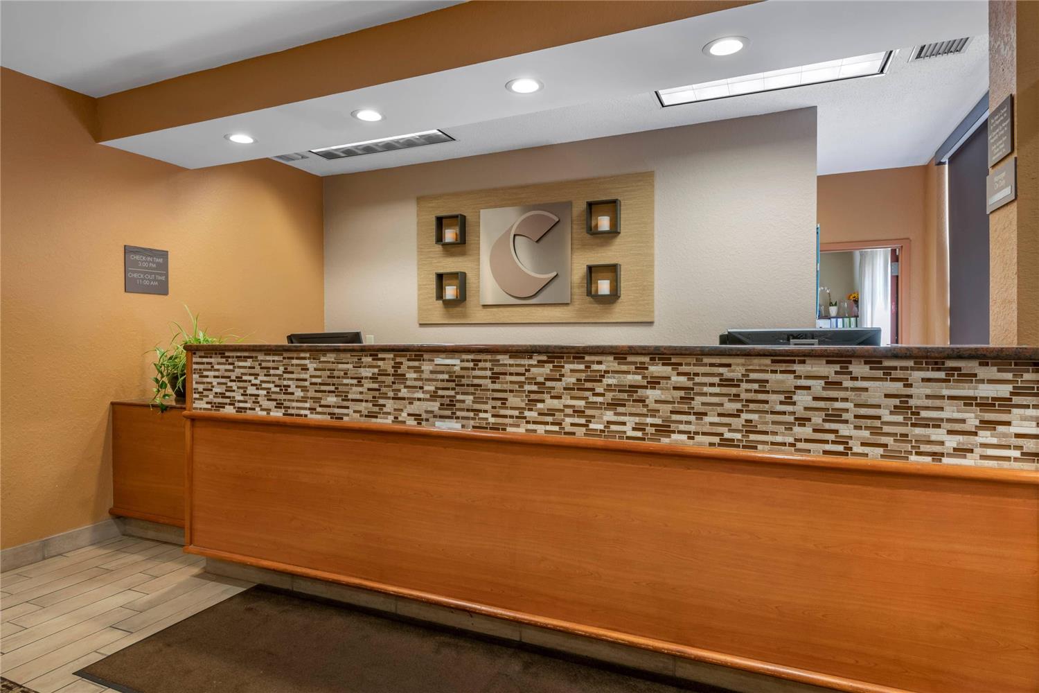 Comfort Inn & Suites Orlando North 6/25
