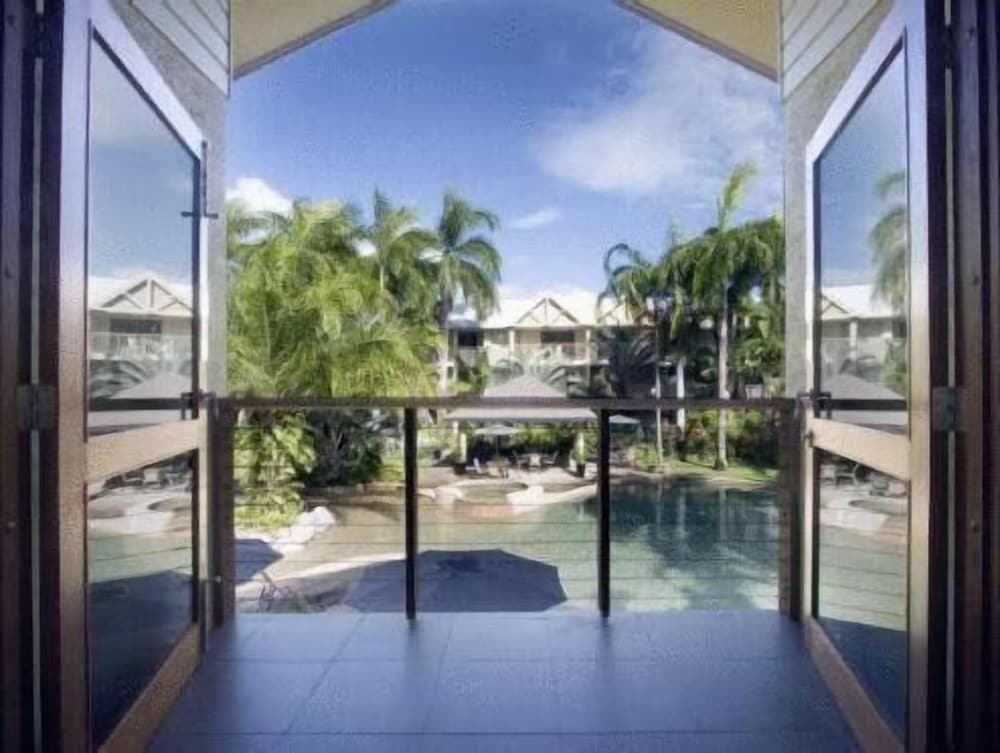 PORT DOUGLAS SANDS RESORT 25/62
