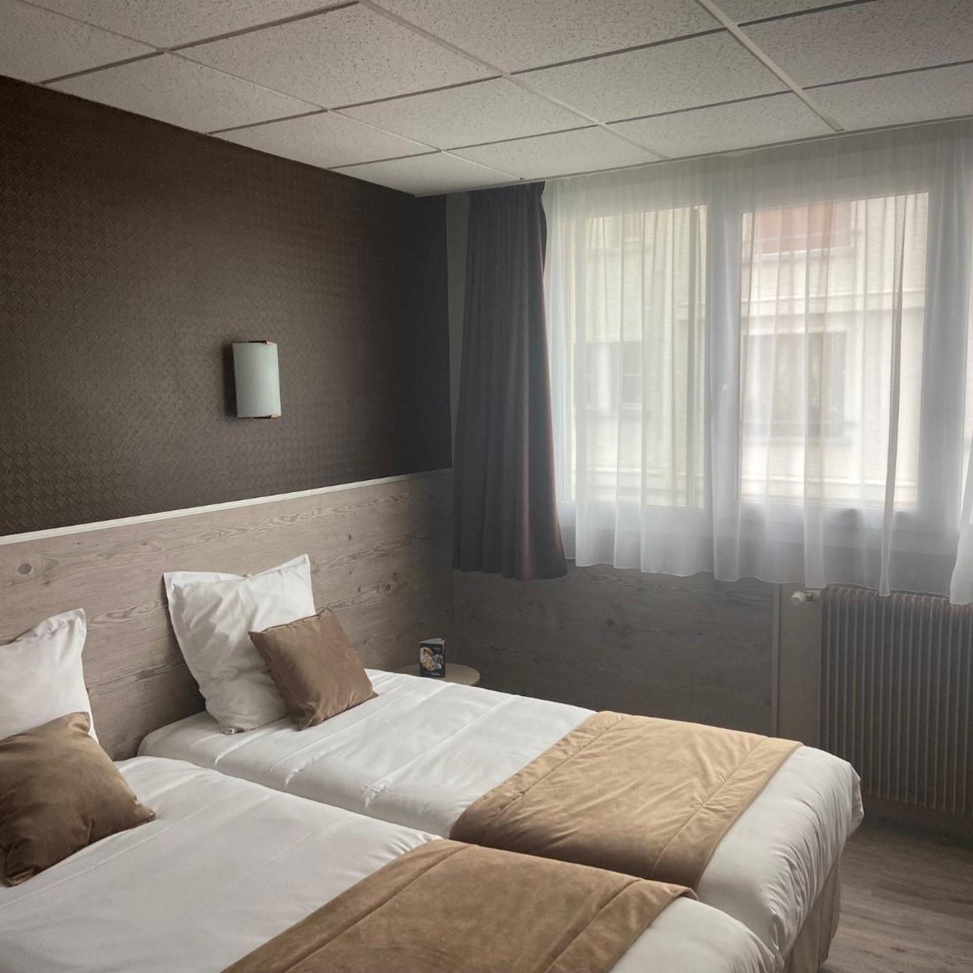 HOTEL FOCH 15/42