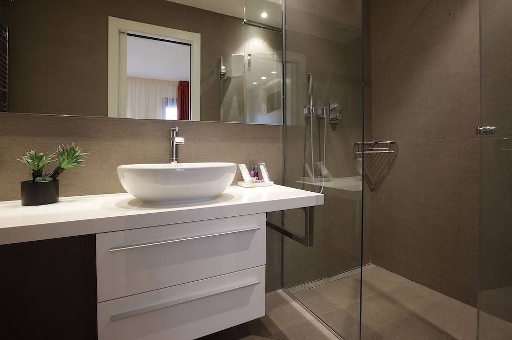 COSMO APARTMENTS RAMBLA CATALUNYA 18/19