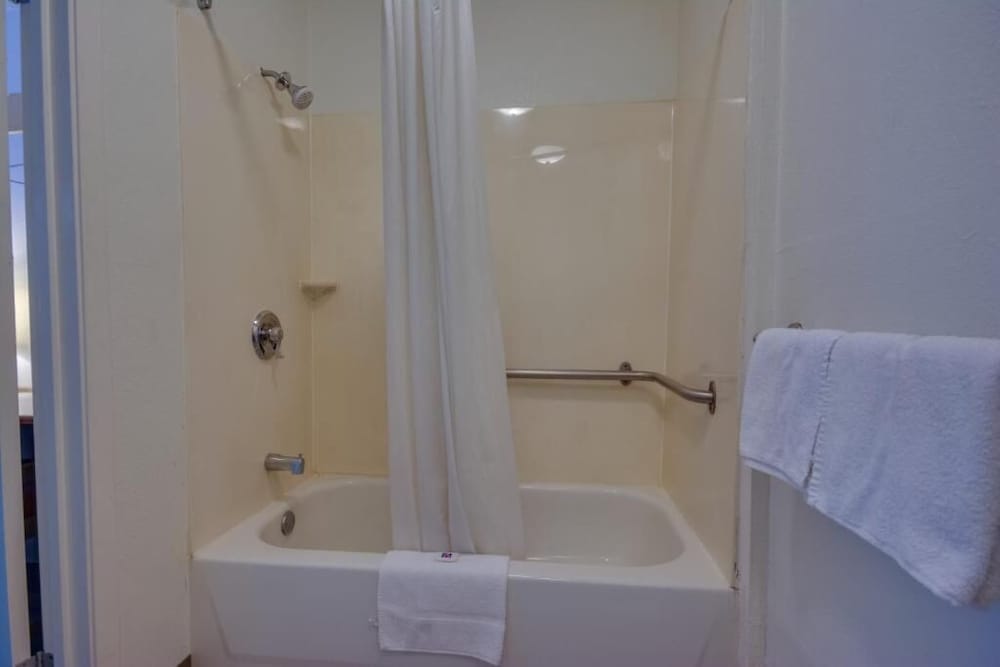 Motel6 Birmingham, AL 44/44