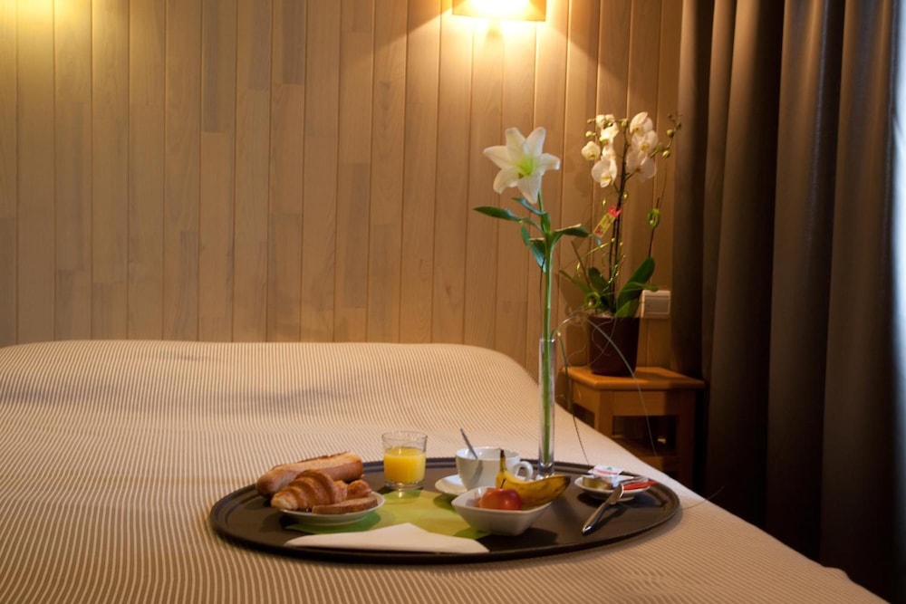 HÔTEL LE RELAIS 33/50