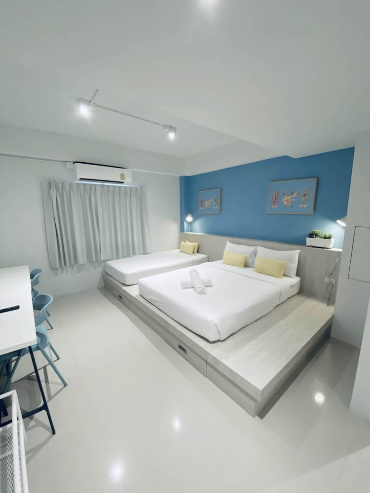 ME U Hostel Pattaya 10/65