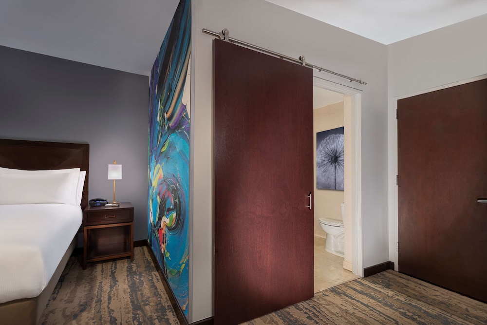 Hilton Americas Houston 28/85