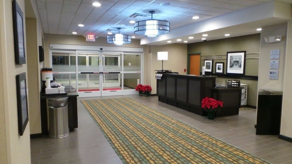Hampton Inn & Suites Parkersburg Downtown 7/45