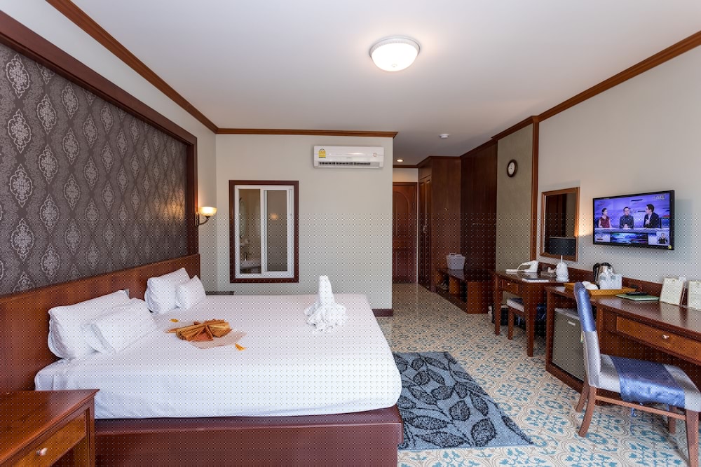 Erawan Hotel 26/66