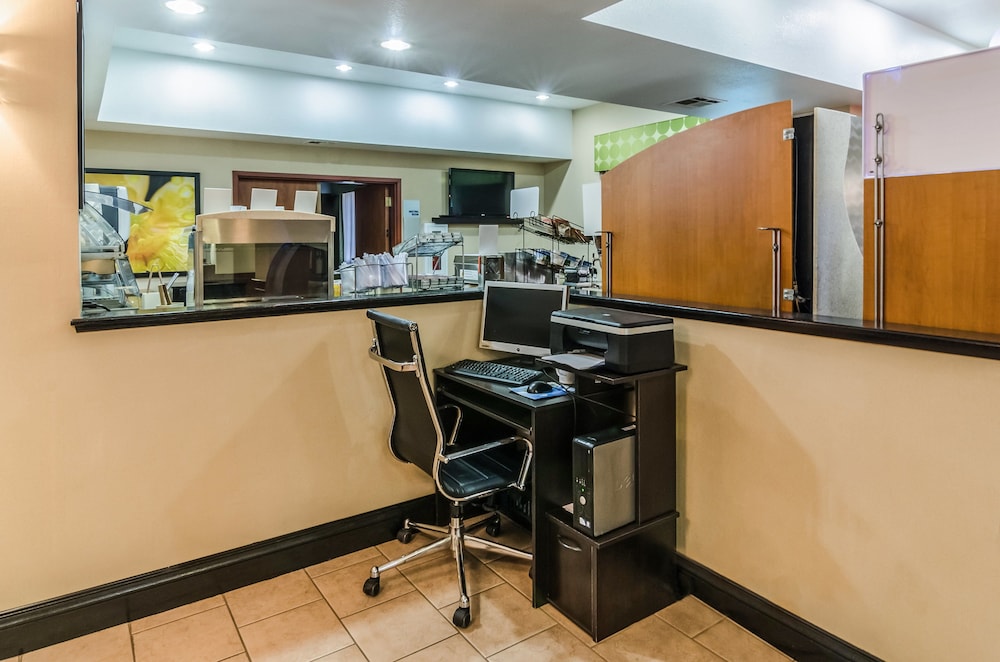 Holiday Inn Express Hotel And Suites Vinita 57/63