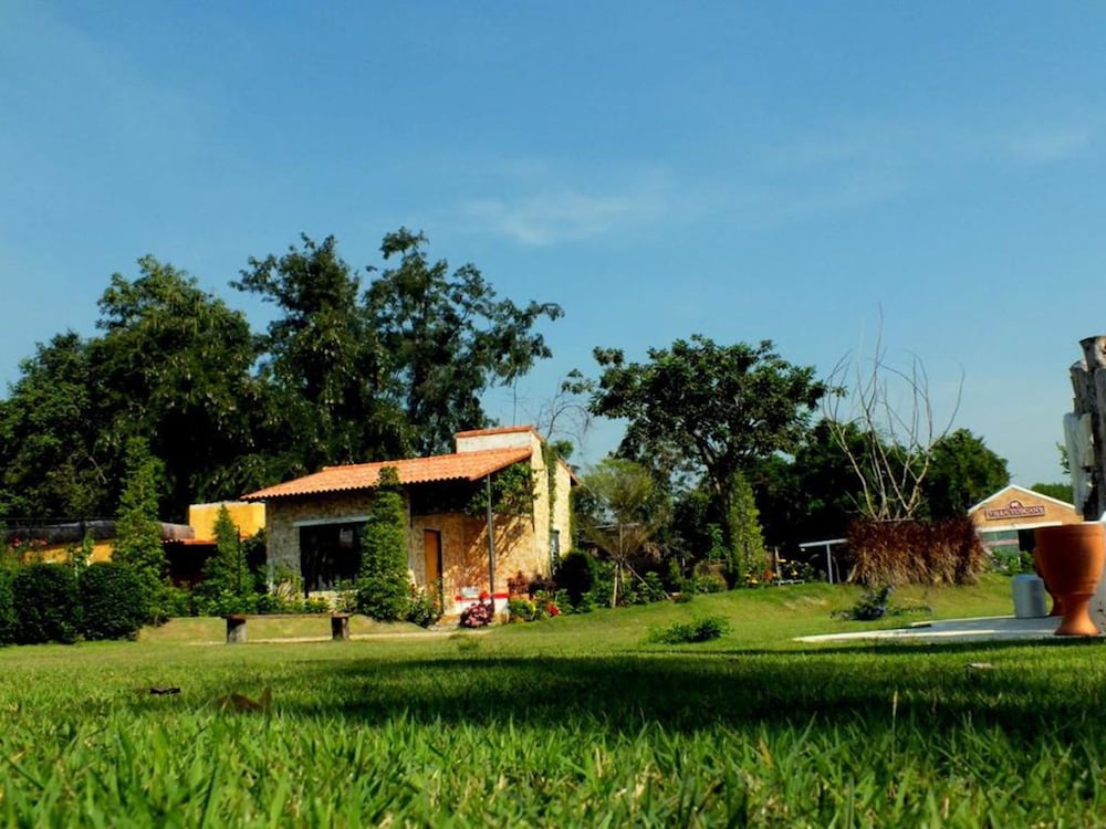 Villa Tuscany Country Resort 9/44