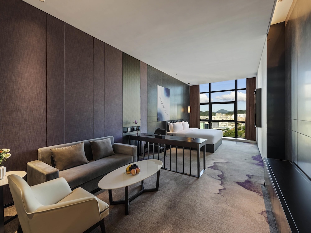 Mercure Shenzhen Pinghu 48/72