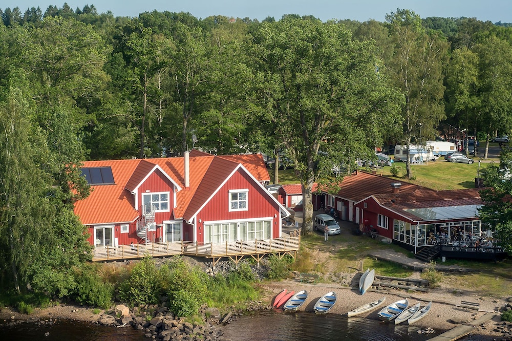 Sjöstugans Hotell & Stugby 40/50