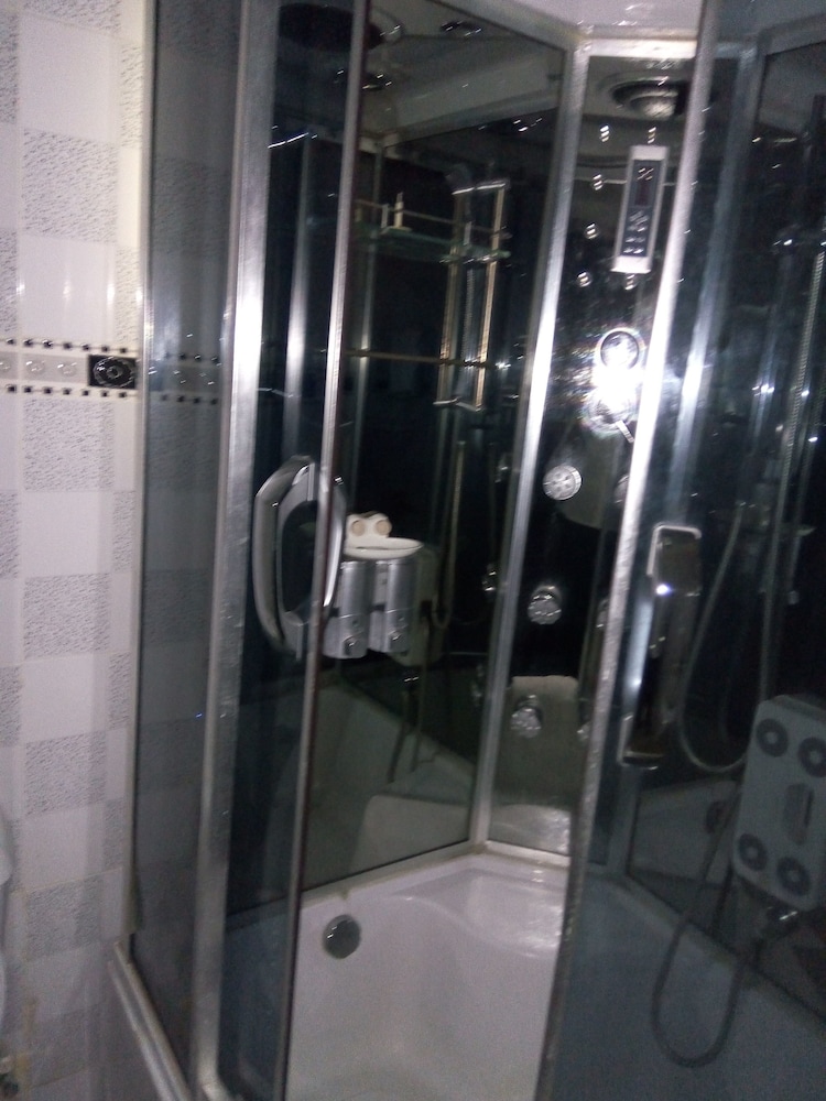 De Lawrence Court Suites 25/41