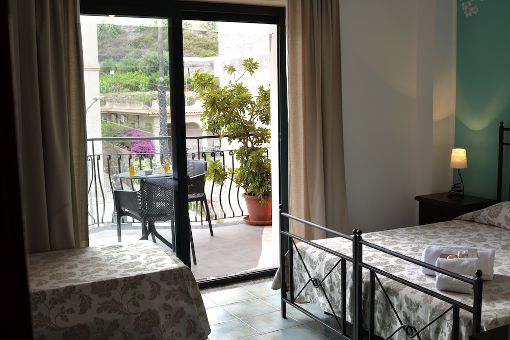 Donna Rosa Hotel 29/50