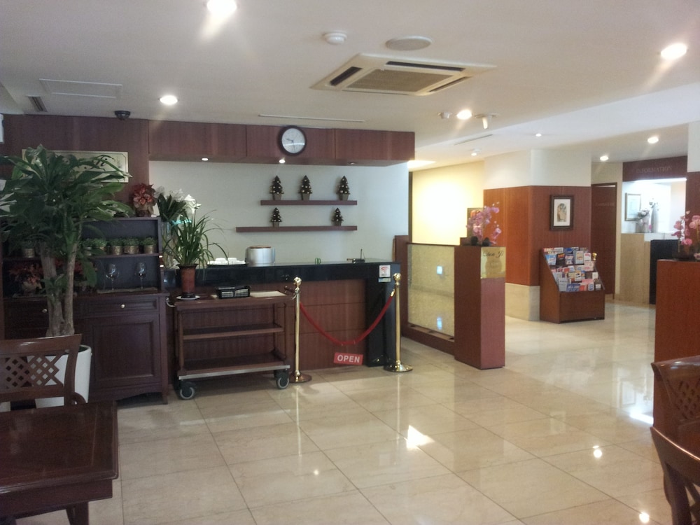 New Chonji Hotel 8/66