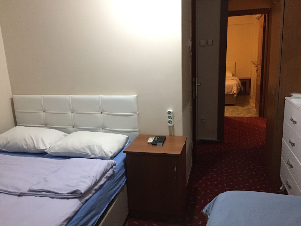 2 BEDROOMS, BASIC, SUITE