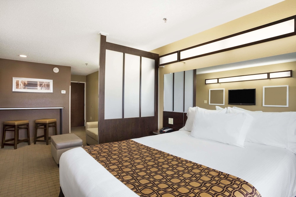 Microtel Inn Suites By Wyndham Cambridge 9/31