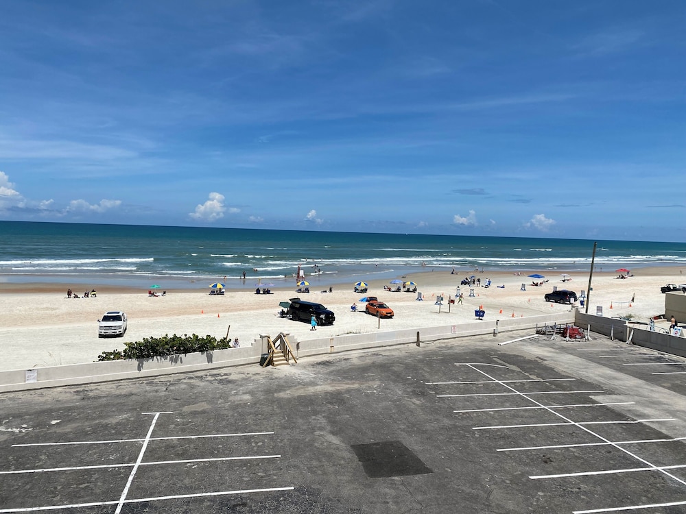 Silver Beach Club 43/50
